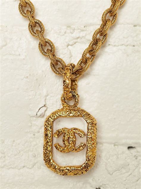 pendentif coco chanel|vintage Coco Chanel necklace.